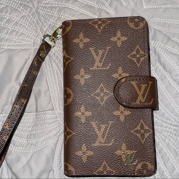 Phone case - Picture 2 of 3